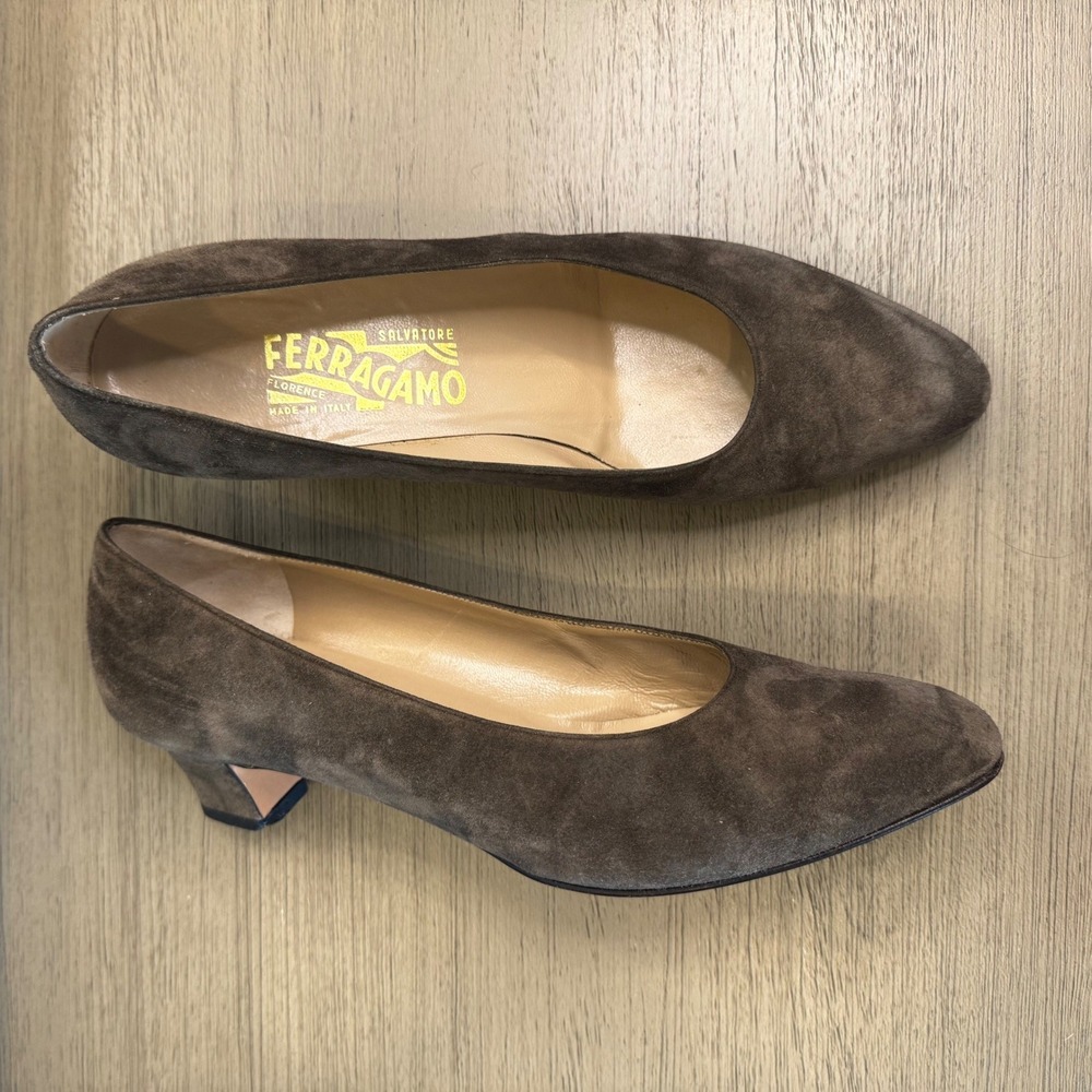 Salvatore Ferragamo Women  9.5 B Taupe Suede Block Heel Pumps Italy‎ Designer